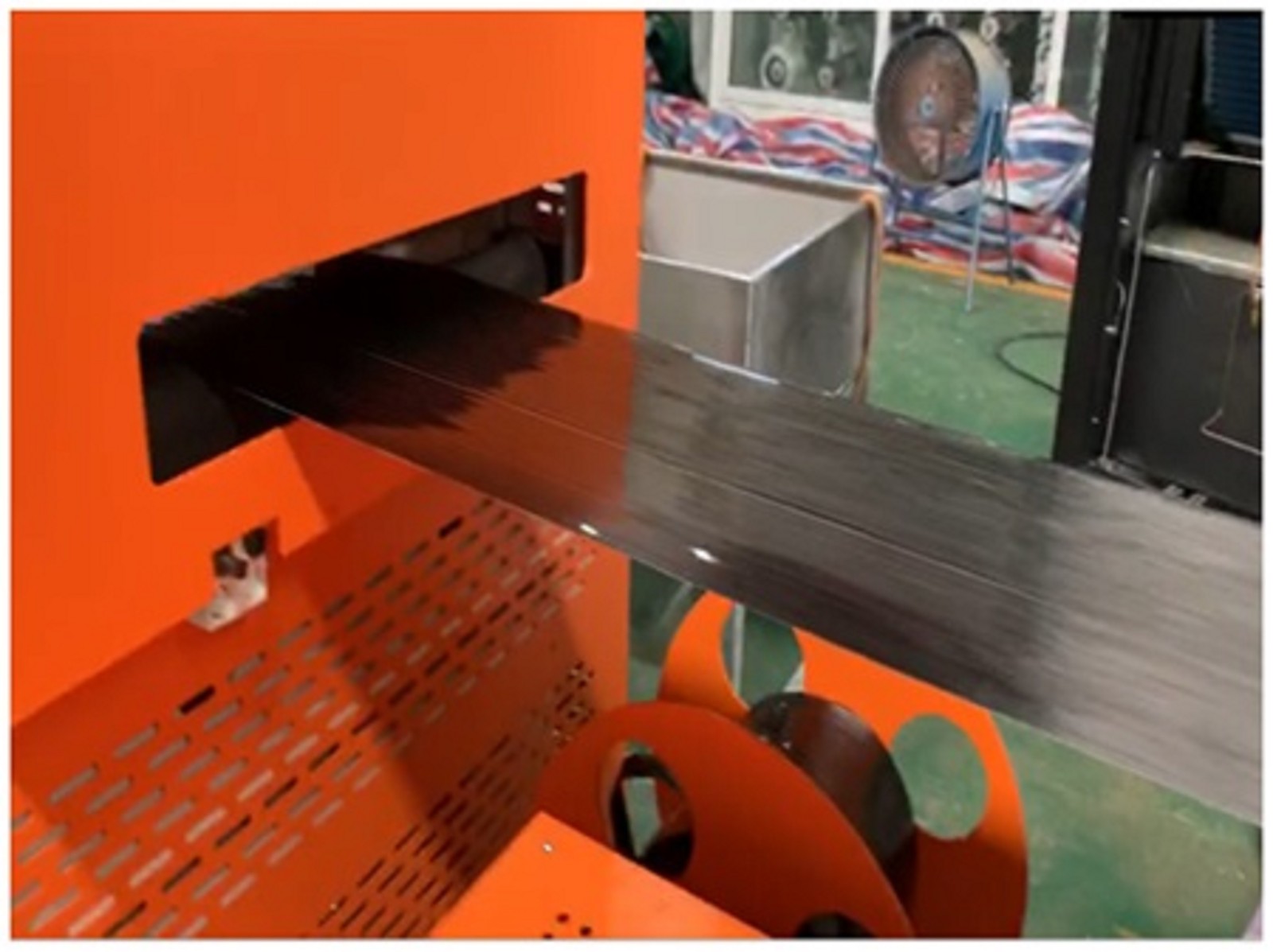 尼龍(PA)+連續(xù)碳纖維增強熱塑性單向預浸帶生產(chǎn)線(CFRTP-UD帶)